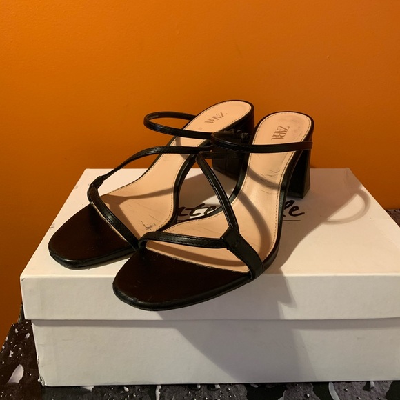 ZARA black strappy heeled sandals - Picture 2 of 2